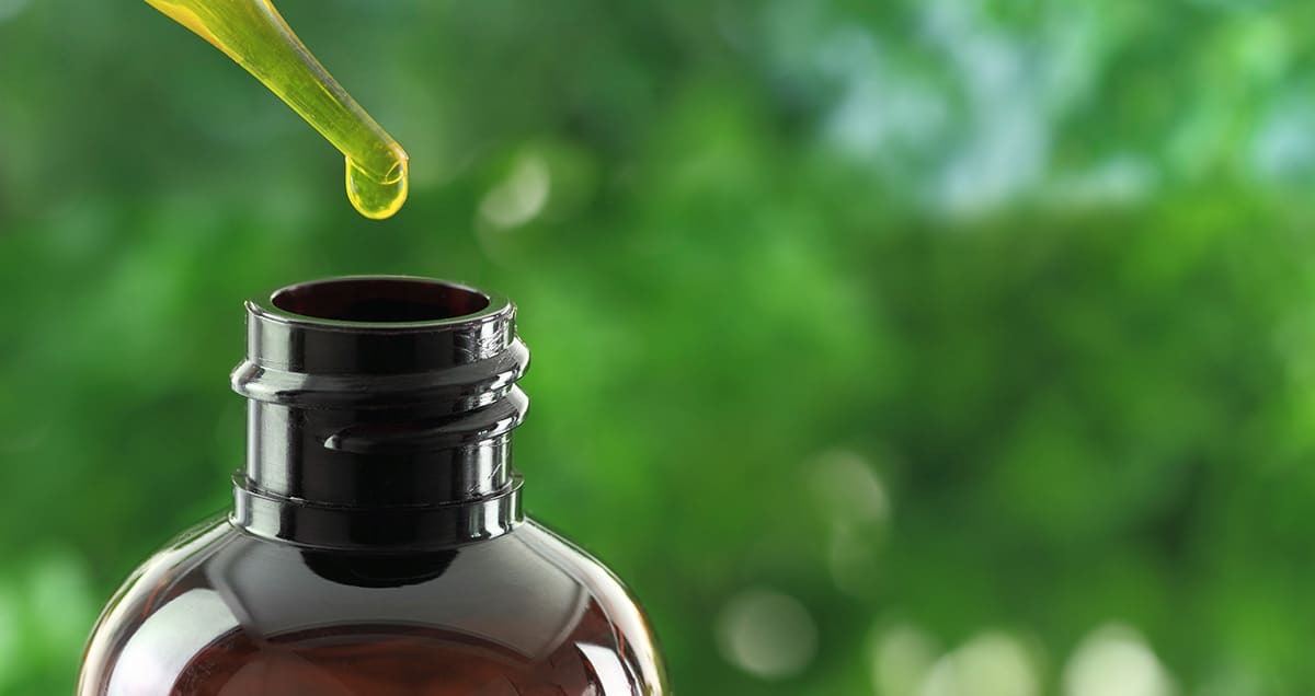 Le CBD est disponible dans le commerce sous différentes formes : inflorescences de cannabis, cristaux ou huile de CBD. En