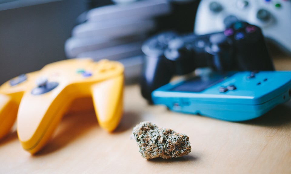 Passons maintenant à la question des jeux réservés à ceux que l'on appelle les gamers, ceux, notamment, qui aiment allumer un joint et se concentrer.